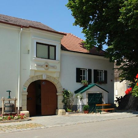 Winzerzimmer - Weingut Tinhof Eisenstadt Esterno foto